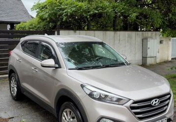 Hyundai TUCSON 164.445 km 11.990 &euro; München 81825