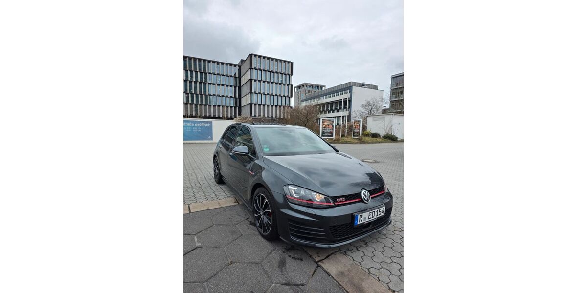 VW Golf 99.320 km 16.900 &euro; München 80799
