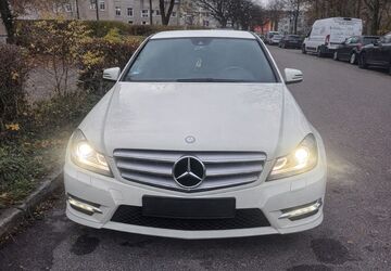 Mercedes-Benz C 220 185.000 km 9.500 &euro; München 80933