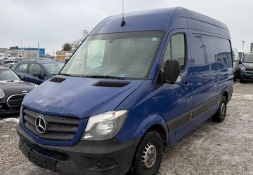 Mercedes-Benz Sprinter 179.000 km 8.990 &euro; München 81829