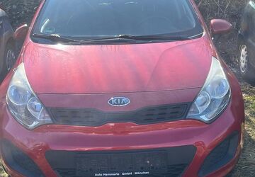 Kia Rio 160.000 km 2.999 &euro; München 85551