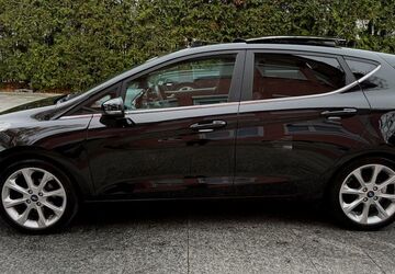 Ford Fiesta 51.000 km 13.980 &euro; München 81827