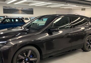 BMW iX 14.936 km 45.990 &euro; Unterschleißheim 85716