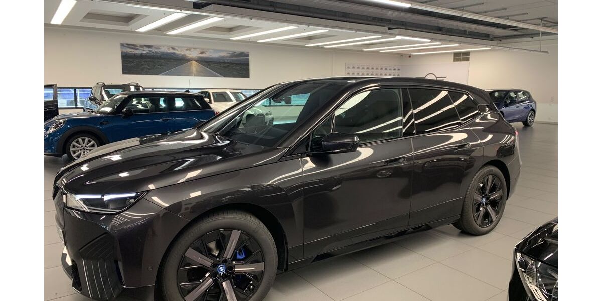 BMW iX 14.936 km 45.990 &euro; Unterschleißheim 85716