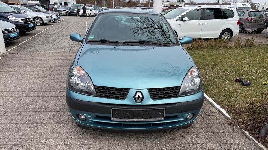 Renault Clio 124.210 km 1.990 &euro; München OT Trudering-Riem 81825