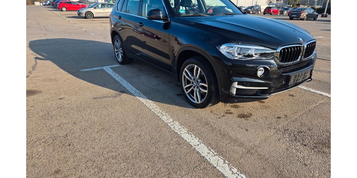 BMW X5 211.000 km 19.200 &euro; München 81669