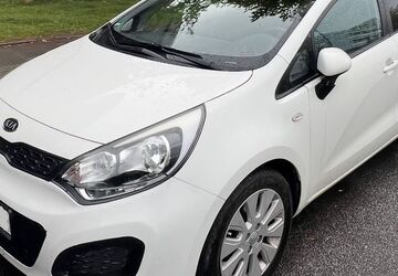 Kia Rio 129.000 km 3.750 &euro; München 81475