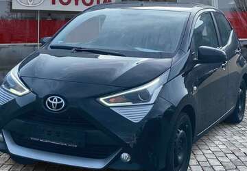 Toyota Aygo 66.051 km 10.490 &euro; München 80687
