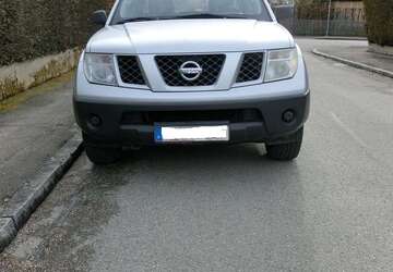 Nissan Navara 192.000 km 6.800 &euro; München 81829