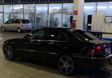 Mercedes-Benz C 180 197.753 km 5.950 &euro; München 81677
