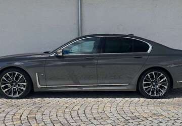 BMW 740 195.286 km 42.990 &euro; München 81245