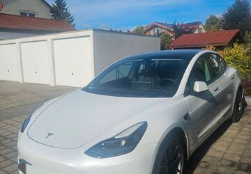 Tesla Model 3 65.000 km 28.700 &euro; München 81539