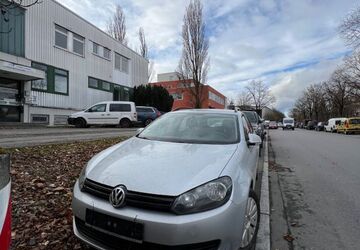 VW Golf 220.000 km 3.900 &euro; München 81379