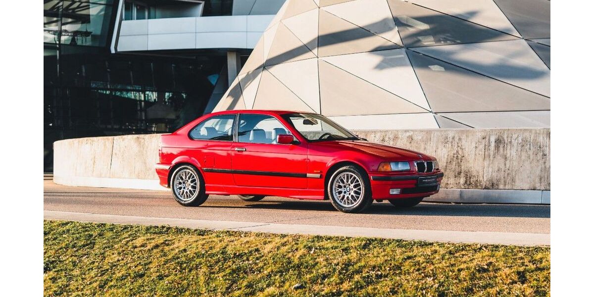 BMW 323 119.000 km 13.400 &euro; München 80804