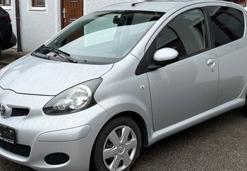 Toyota Aygo (X) 80.000 km 5.990 &euro; München 81479