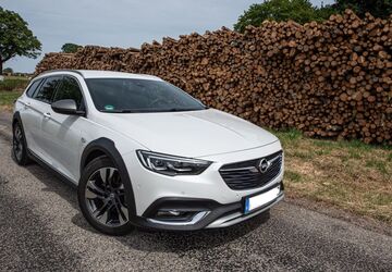 Opel Insignia CT 91.250 km 17.400 &euro; Fürstenfeldbruck 82256