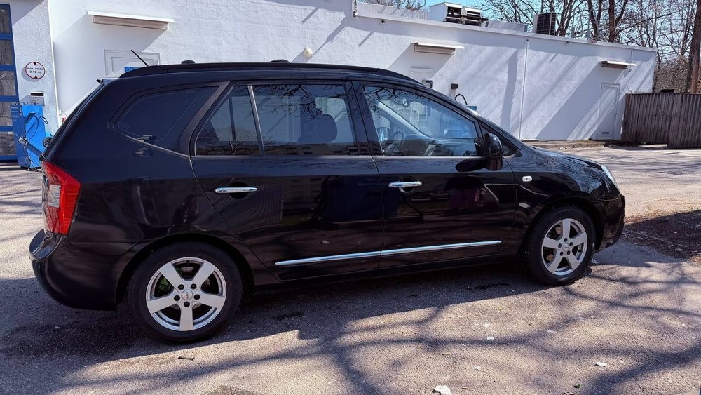 Kia Carens III 215.000 km 3.799 &euro; München 80313