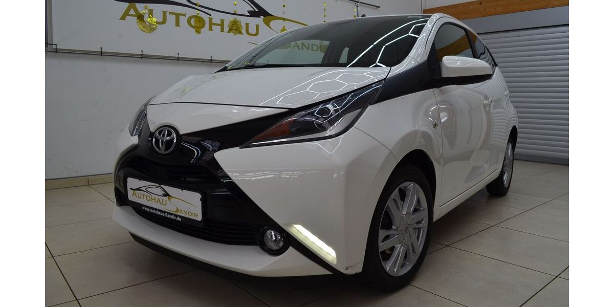 Toyota Aygo (X) 94.000 km 9.999 &euro; Ottobrunn / Riemerling 85521