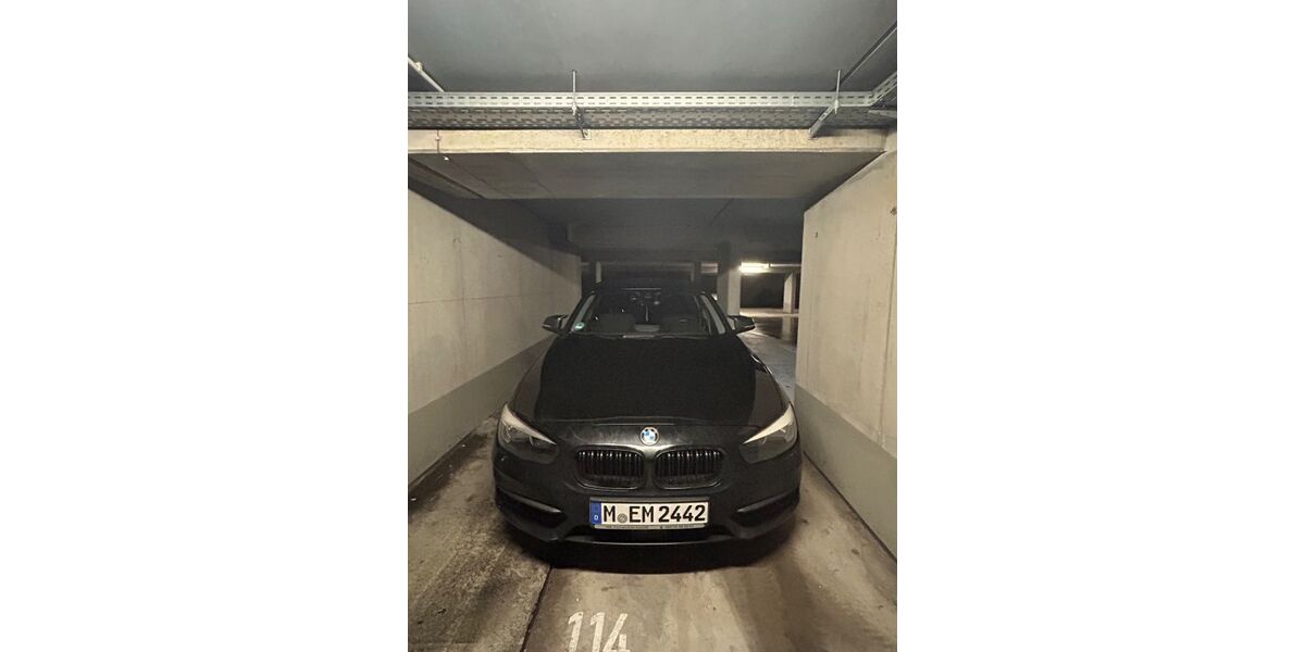 BMW 116 140.000 km 12.490 &euro; München 81829