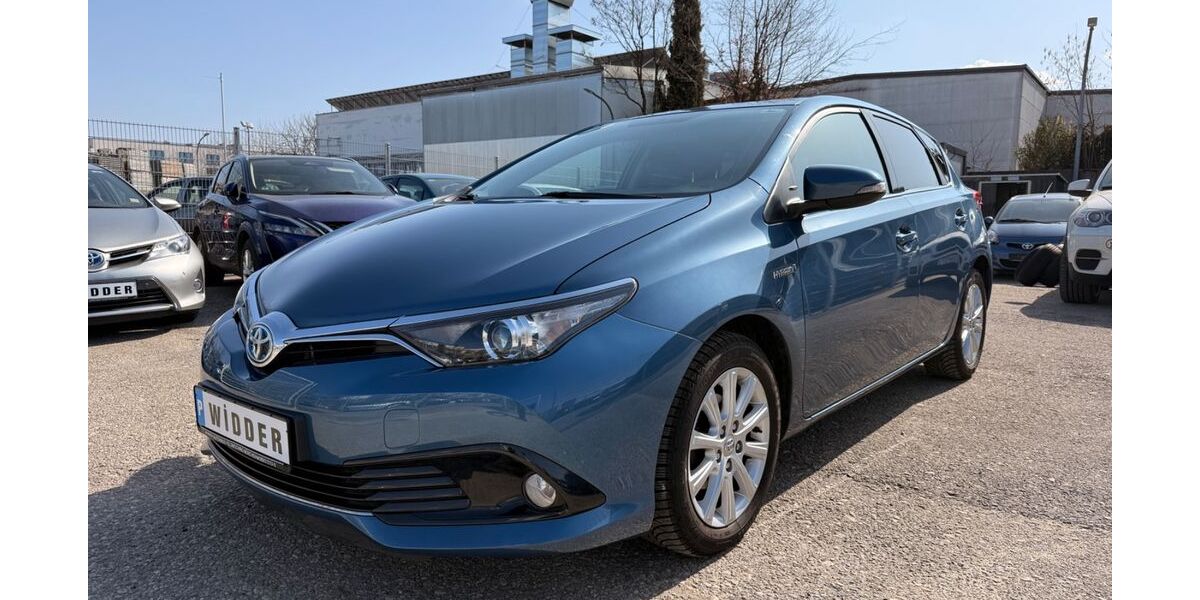 Toyota Auris 82.500 km 12.800 &euro; München 80807