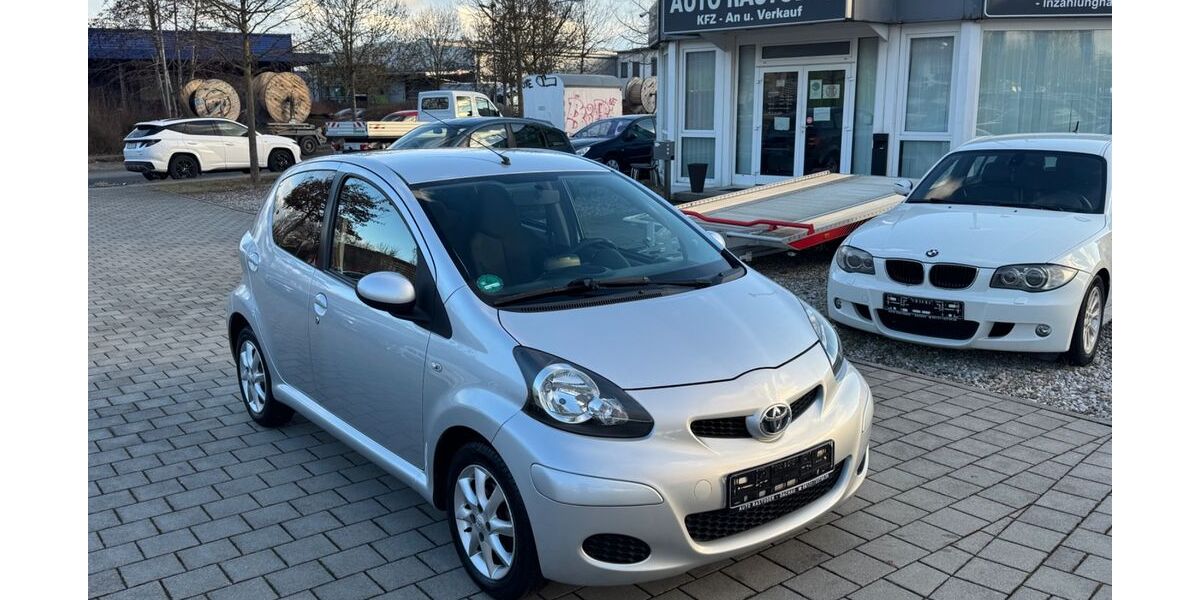 Toyota Aygo (X) 125.000 km 6.590 &euro; Dachau 85221