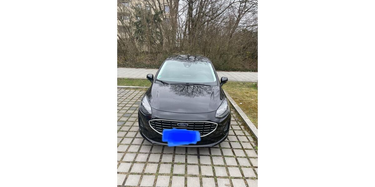 Ford Fiesta 50.000 km 11.000 &euro; München 81249