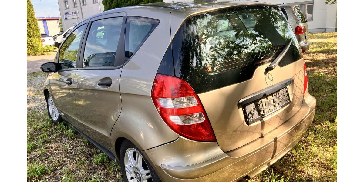 Mercedes-Benz A 180 117.898 km 1.980 &euro; Dachau ( bei München ) 85221