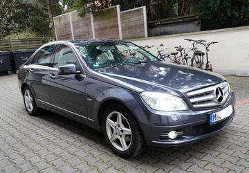 Mercedes-Benz C 180 129.500 km 9.000 &euro; München 81549