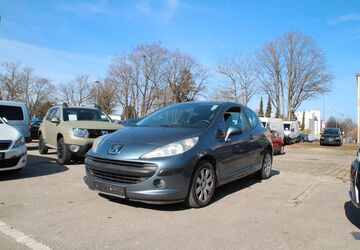 Peugeot 207 125.000 km 1.990 &euro; München 81243