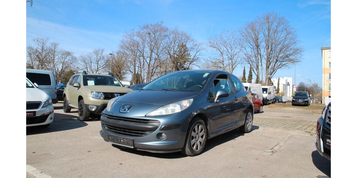 Peugeot 207 125.000 km 1.990 &euro; München 81243