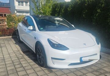 Tesla Model 3 63.000 km 28.900 &euro; München 81539