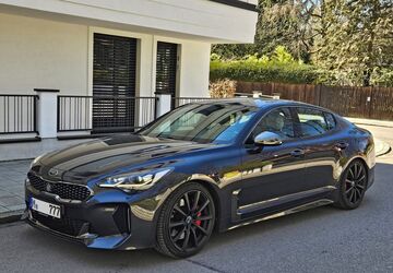 Kia Stinger 66.300 km 28.700 &euro; München 81545
