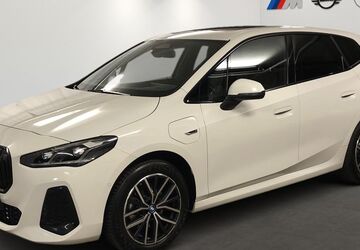 BMW 225 Active Tourer 27.384 km 34.990 &euro; München 80687