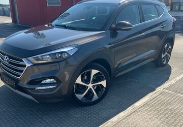 Hyundai TUCSON 195.673 km 12.900 &euro; München 81829