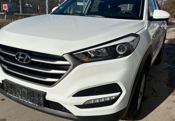 Hyundai TUCSON 138.755 km 10.999 &euro; München 81929