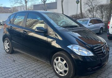 Mercedes-Benz A 160 143.000 km 2.799 &euro; München 81827