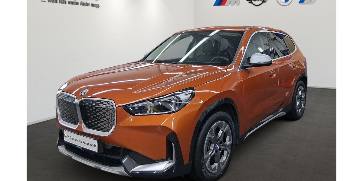 BMW iX1 31.566 km 36.420 &euro; München 81827