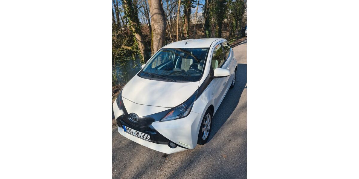 Toyota Aygo (X) 58.500 km 7.700 &euro; Dachau 85221