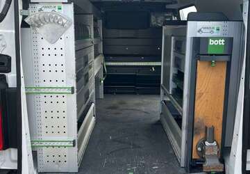 Peugeot Expert 124.891 km 15.990 &euro; München 81825