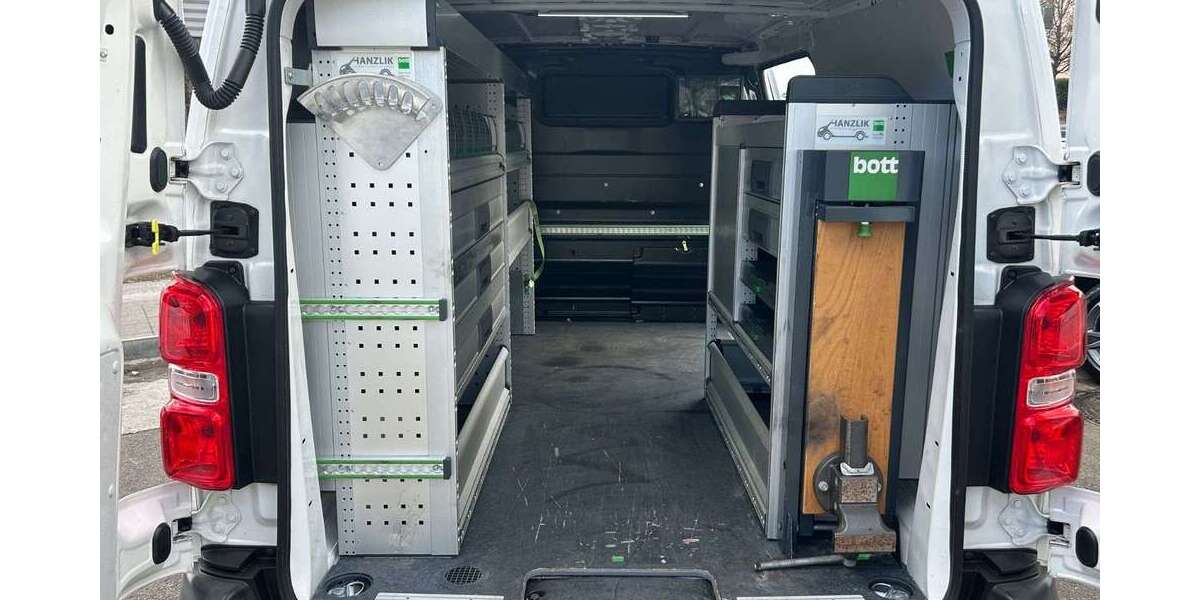 Peugeot Expert 124.891 km 15.990 &euro; München 81825