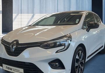 Renault Clio 30.121 km 16.990 &euro; München 81827