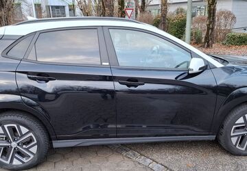 Hyundai KONA Elektro 27.500 km 15.900 &euro; Dachau 85221
