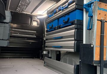 Opel Vivaro 134.914 km 16.490 &euro; München 81825