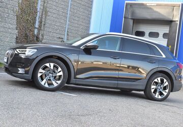 Audi e-tron 90.450 km 25.980 &euro; München 81243