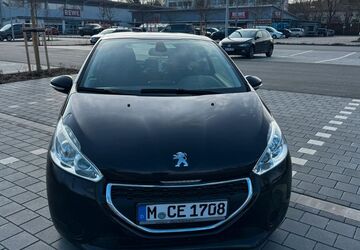 Peugeot 208 117.500 km 2.900 &euro; münchen 81539