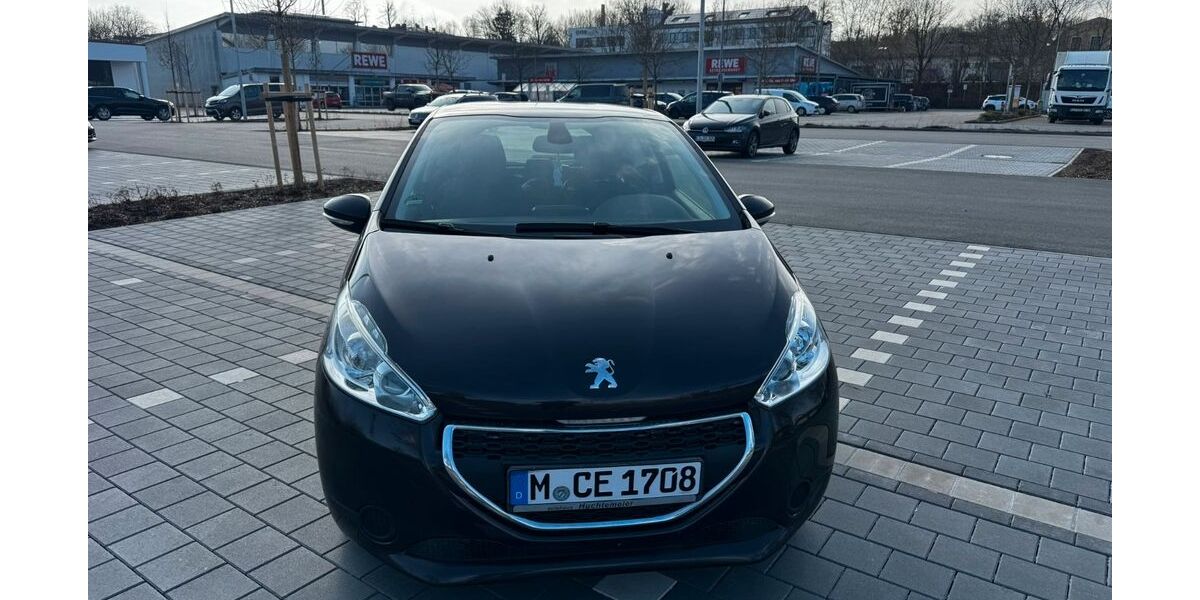 Peugeot 208 117.500 km 2.900 &euro; münchen 81539