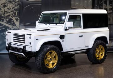 Land Rover Defender 8.500 km 332.010 &euro; München 81829