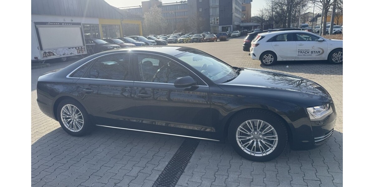 Audi A8 245.000 km 9.700 &euro; München 80313
