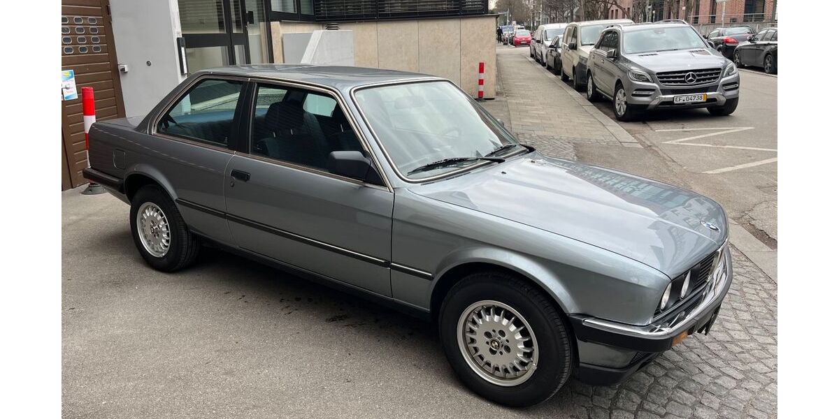 BMW 316 42.550 km 13.500 &euro; München 81673