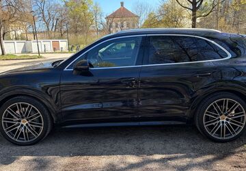 Porsche Cayenne 50.000 km 68.100 &euro; Gräfelfing 82166